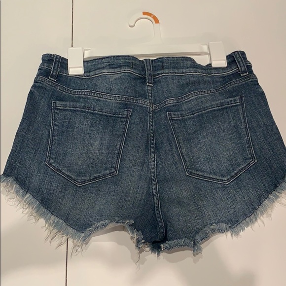 Denim high rise, cut off, shorts - Picture 2 of 4